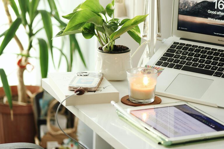 Tips for Creating a Relaxing Home Workspace to Boost Productivity and Comfort